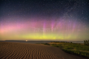 Photo: Aurora Borealis lights up sky - Sleeping Bear Dunes