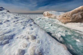 ice-shards-frozen-lake-michigan-blue-sky-03191916